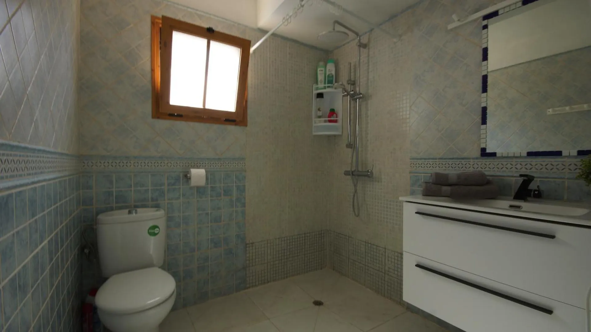 شقة Apartamento Familiar Con Piscina Con Wi Fi En Los Cristianos إسبانيا